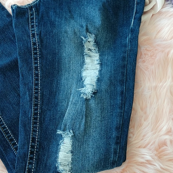 HOST PICK Mudd Distressed Jeans - Picture 2 of 8